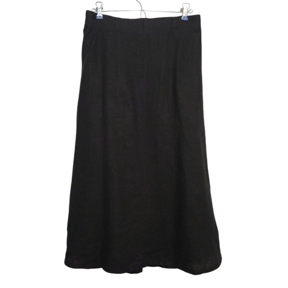 Elegant Black Button-Down Skirt - Picture 8 of 11
